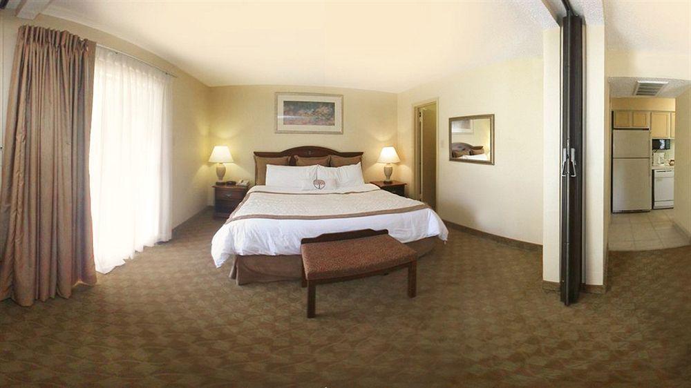 Hawthorn Field Hotel Dallas